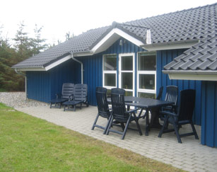 Ugeneret terrasse bag sommerhuset
