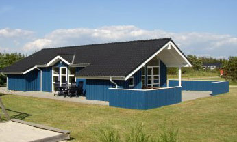 Sommerhuset set fra haven